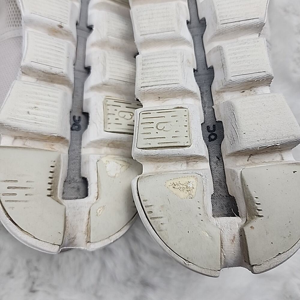 ON Cloud 5 Shoes Womens Size 9.5 Beige White Running Athletic - Picture 7 of 9